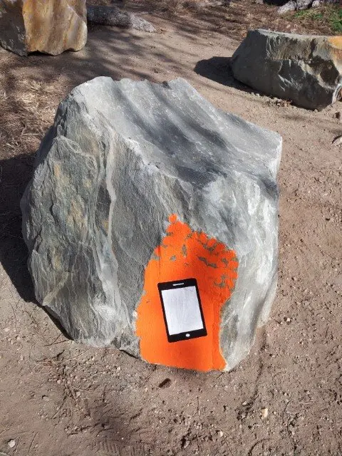 Detail: Talking 2